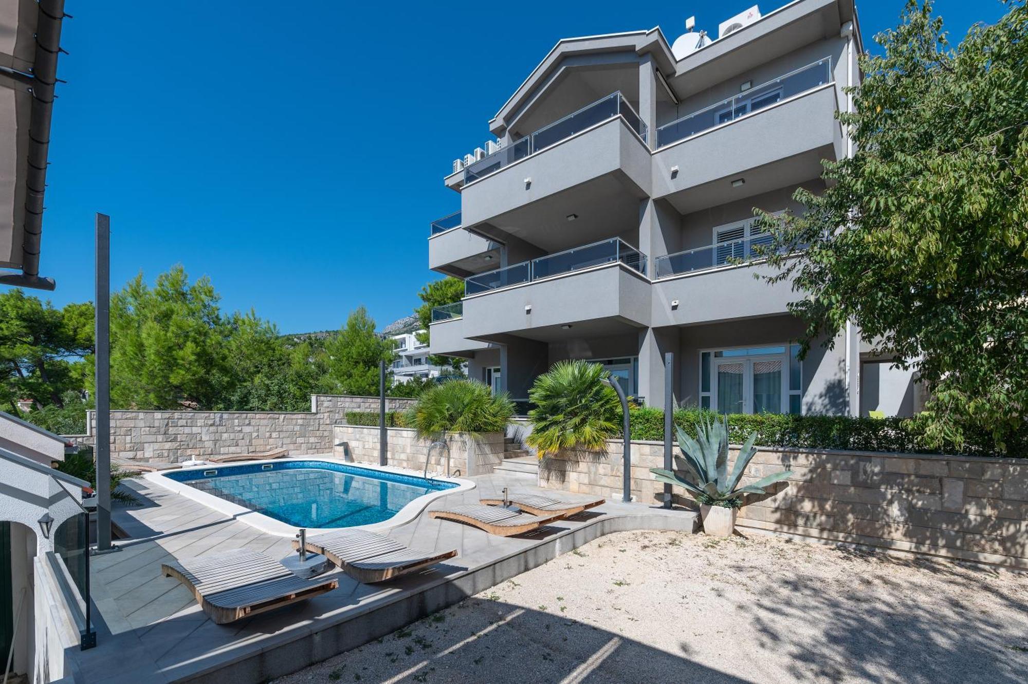 Villa Em Makarská Exteriér fotografie