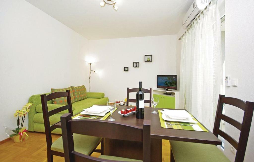 Villa Em Makarská Exteriér fotografie