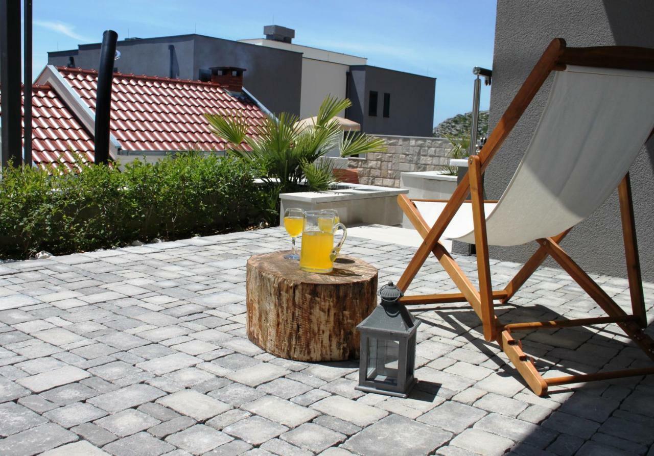 Villa Em Makarská Exteriér fotografie